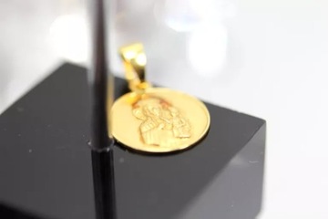ZŁOTA ZAWIESZKA MATKA BOSKA P585 1,17G