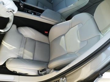 Подлокотник центрального тоннеля VOLVO V60 II 2018-2023 надпись s60 III