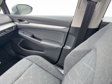 Volkswagen Golf VIII Variant 1.5 TSI 130KM 2023 Volkswagen Golf 1.5 TSI 130KM EVO Life, Serwis ASO, Gwarancja, MALY PRZEBI, zdjęcie 28