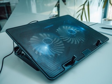 ОХЛАЖДАЮЩАЯ ПОДСТАВКА ДЛЯ НОУТБУКА USB LED 2 ВЕНТИЛЯТОРА РЕГУЛИРУЕМАЯ ПОДСТАВКА