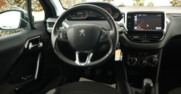 Peugeot 208 I Hatchback 5d Facelifting 1.2 PureTech 82KM 2017 Peugeot 208 (Nr.008) 1.2 82 KM Style Navi Klima Tempomat Parktronik Gwaran, zdjęcie 11