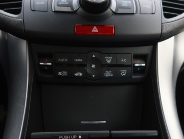 Honda Accord VIII Sedan 2.0 VTEC 156KM 2014 Honda Accord 2.0 i-VTEC, GAZ, Xenon, Bi-Xenon, zdjęcie 14