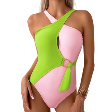 Nowy Model Kostiumu Kąpielowego Jednoczęściowego W Kontrastujących Kolorach