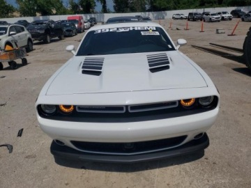 Dodge Challenger III 2016 Dodge Challenger RT Scat Pack 2016 6.4 Benzyna 485KM, zdjęcie 5