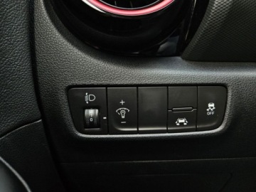 Hyundai Kona I Crossover 1.0 T-GDI 120KM 2017 Hyundai Kona Salon PL, bezwypadkowy, Pakiet Red Benzyna 120KM, zdjęcie 18
