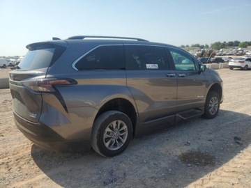 Toyota Sienna III 2023 Toyota Sienna xle, 2023r., 2.5L 2.5 Hybryda 245KM, zdjęcie 2