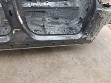 BMW 1 F20 ĆWIARTKA PRÓG PRAWY SŁUPEK 5 DRZWI