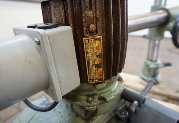 ПОДАЧА ДЛЯ ФРЕЗЕРНОГО СТАНКА ПА-110 3-ВАЛИКОВЫЙ 8-СКОРОСТНОЙ двигатель: 0,80кВт + СТЕНД