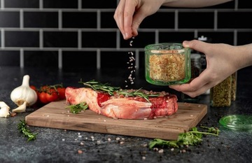 Стеклянная солонка с крышкой, рельефное стекло