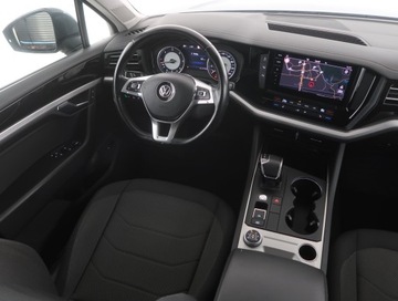 Volkswagen Touareg III SUV 3.0 V6 SCR TDI 231KM 2020 VW Touareg 3.0 TDI, Serwis ASO, 227 KM, 4X4, zdjęcie 6