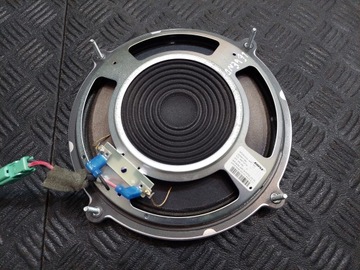 ЗАДНИЙ ДИНАМИК BOSE BASS HONDA LEGEND IV KB1