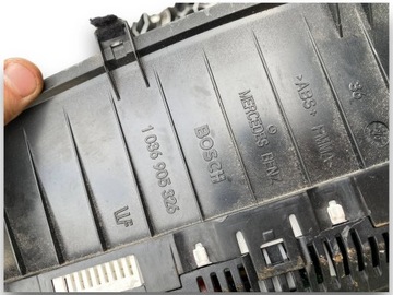 MERCEDES S TŘÍDA W221 PŘÍSTROJOVÁ DESKA TACHOMETR 2215406747