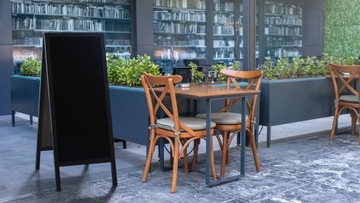 Рекламный стенд с мелом ВОДОНЕПРОНИЦАЕМЫЙ 150х61 см ЧЕРНАЯ РАМА