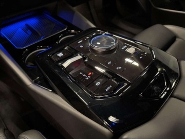 BMW Seria 5 G90-91 Sedan Plug-In 3.0 50e 489KM 2025 BMW Seria 5 550e xDrive Sport Sedan 3.0 (489KM) 2025, zdjęcie 9