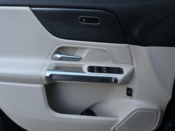 Mercedes GLB SUV Facelifting 2.0 220 190KM 2024 Mercedes-Benz GLB 220, zdjęcie 20