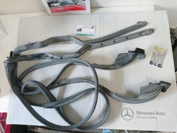 Уплотнитель двери Мерседес 107 SL SLC