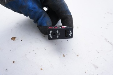 HNÍZDO AUX USB MINI R56