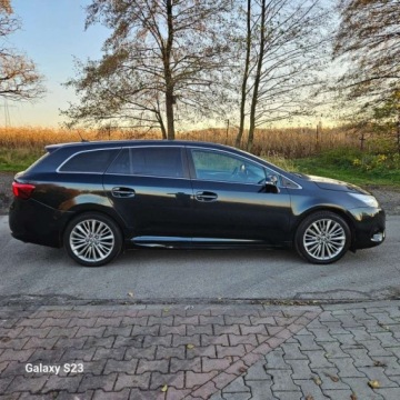 Toyota Avensis III Wagon Facelifting 2015 2.0 D-4D 143KM 2016 Toyota Avensis Kamera CofaniaNawigacjaAluminiowe FelgiSkorzana TapicerkaGw, zdjęcie 8