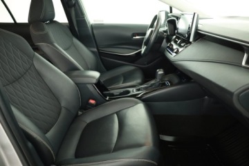 Toyota Corolla XII Sedan 1.8 Hybrid 122KM 2019 Toyota Corolla 1.8 Hybrid, Salon Polska, zdjęcie 6