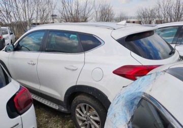Hyundai Tucson III 2015 Hyundai Tucson 2015r, 1.7 CRDI. Uszkodzony przod. 1.7 Diesel 117KM, zdjęcie 3