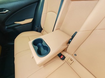 Lexus UX Crossover Facelifting 2.0 300h 199KM 2025 Od ręki - 300h F Sport Design 2.0 Hybrid Dynamic Force 199KM, zdjęcie 12