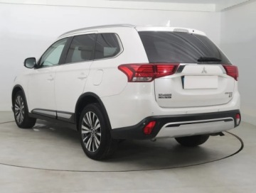 Mitsubishi Outlander III SUV Facelifting 2017 2.0 150KM 2019 Mitsubishi Outlander 2.0, Salon Polska, zdjęcie 3