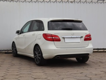 Mercedes Klasa B W246 Sports Tourer 180 CDI BlueEFFICIENCY 109KM 2011 Mercedes B B 180 CDI, Skóra, Xenon, Bi-Xenon, zdjęcie 3