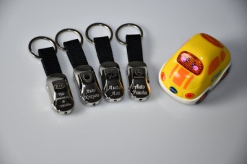 Брелок со светодиодным фонариком с вашей ГРАВИРОВКОЙ в подарок парню на ДЕНЬ ВАЛЕНТИНА.