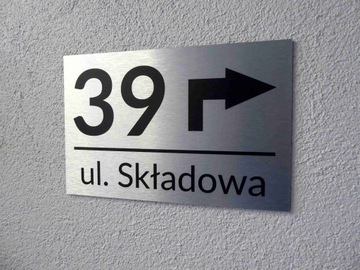 АЛЮМИНИЕВАЯ АДРЕСНАЯ ТАБЛИЧКА СО СТРЕЛКОЙ НОМЕРА