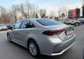 Toyota Corolla XII Sedan 1.8 Hybrid 122KM 2021 Toyota Corolla Kameraczujniki przod i tyl, salon Polska 1.8 Hybryda, zdjęcie 31