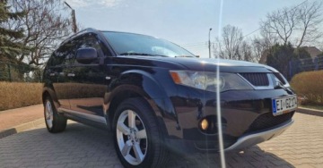 Mitsubishi Outlander II 2.0 DID DOHC 140KM 2007 Mitsubishi Outlander Mitsubishi Outlander 2.0 DI-D 4WD Invite 2.0 Diesel, zdjęcie 2