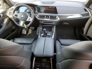 BMW X5 G05 2022 BMW X5 M50i 2022 4.4l 4.4 Benzyna 523KM, zdjęcie 8