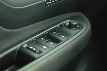 Opel Mokka I SUV 1.6 Ecotec 115KM 2014 Opel Mokka 1.6, Klima, Tempomat, zdjęcie 13