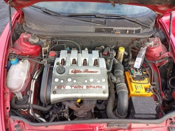 Alfa Romeo 147 Hatchback 1.6 TS 16v 105KM 2006 Alfa Romeo 147 1.6 06r, zdjęcie 7