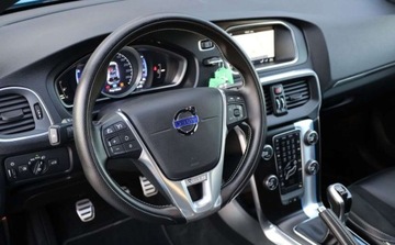 Volvo V40 II Cross Country 2.0 T3 DRIVE-E 152KM 2016 Volvo V40 Volvo V40 T3 RDesign 2.0 Benzyna 152KM, zdjęcie 13