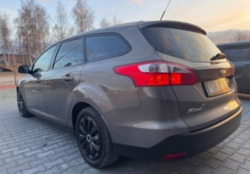Ford Focus III Kombi 1.6 Duratorq TDCi DPF 115KM 2013 Ford Focus Bezwypadeksalonjedzie jak noweNAVI 1.6 Diesel 115KM, zdjęcie 4