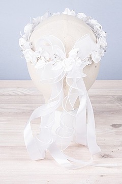 ВЕНОК С БЕЛЫМИ ЭЛЕМЕНТАМИ