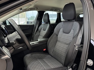 Volvo XC60 II 2022 Volvo XC 60 B4 D Essential / 1 właściciel / Salon, zdjęcie 8