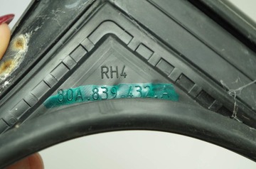 ПРОКЛАДКА ДВЕРНОЙ КОРОБКИ ЗАДНЯЯ ПРАВАЯ AUDI Q5 SQ5 80A