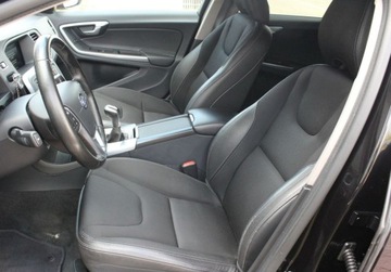 Volvo V60 I Kombi Facelifting 2.0 D2 DRIVE-E 120KM 2015 Volvo V60 D2 Drive-E Kinetic 2.0 Diesel 120KM, zdjęcie 8
