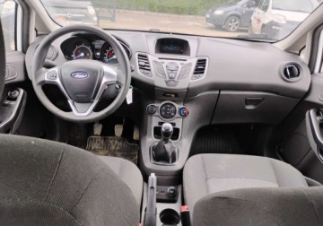 Ford Fiesta VII Hatchback 3d Facelifting 1.5 TDCi 75KM 2015 Ford Fiesta 2015r, 1.5TDCI. Lekko uszkodzony lewy tyl. Jezdzi. VAT 23 brut, zdjęcie 5