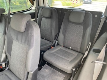 Ford Galaxy III Van Facelifting 2.0 Duratorq TDCi DPF 140KM 2012 Ford Galaxy AUTOMAT POWER SHIFT NAWIGACJA PARKTRONIC GRZANA SZYBA FOTELE 7, zdjęcie 6