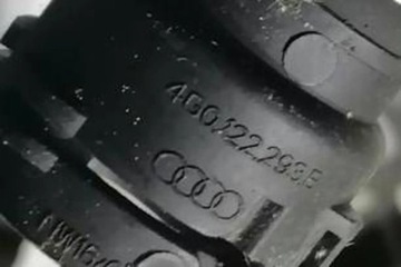 AUDI A4 B8 07-15R - WAZ TRUBKA PŘÍVOD VODY 4G0122293B