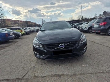 Volvo V60 I Kombi Facelifting 2.0 D3 DRIVE-E 150KM 2016 Volvo V60 Volvo V60 Ocean Race Edition 2,0 Diesel Zamiana 2.0 Diesel 150KM, zdjęcie 11