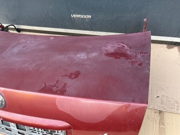 VOLKSWAGEN VW PASSAT B5 VÍKO KUFRU ZADNÍ SEDAN 1995-2000 ČERVENÁ