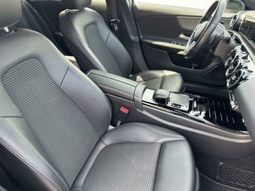 Mercedes Klasa A W177/V177 Hatchback 2.0 250 224KM 2018 Mercedes-Benz A 250 250 Pakiet Progressive - Salon, zdjęcie 20