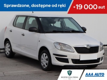 Skoda Fabia II Hatchback 1.4 i 16V 85KM 2010 Skoda Fabia 1.4 16V, Salon Polska, Klima