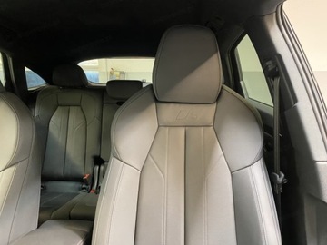 Audi 2025 AUDI Q5 TDI quattro Sportback S line Suv 2.0 204KM 2025, zdjęcie 4