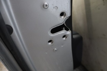 DVEŘE LEVÝ ZADNÍ RENAULT FLUENCE TED69