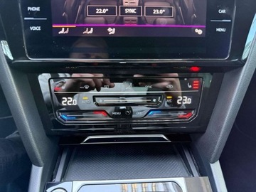 Volkswagen Arteon Fastback Facelifting 2.0 TSI 190KM 2022 Volkswagen Arteon 2.0TSI 190KM R-Line DSG Kamera ACC Keyless NiskiPrzebieg, zdjęcie 31